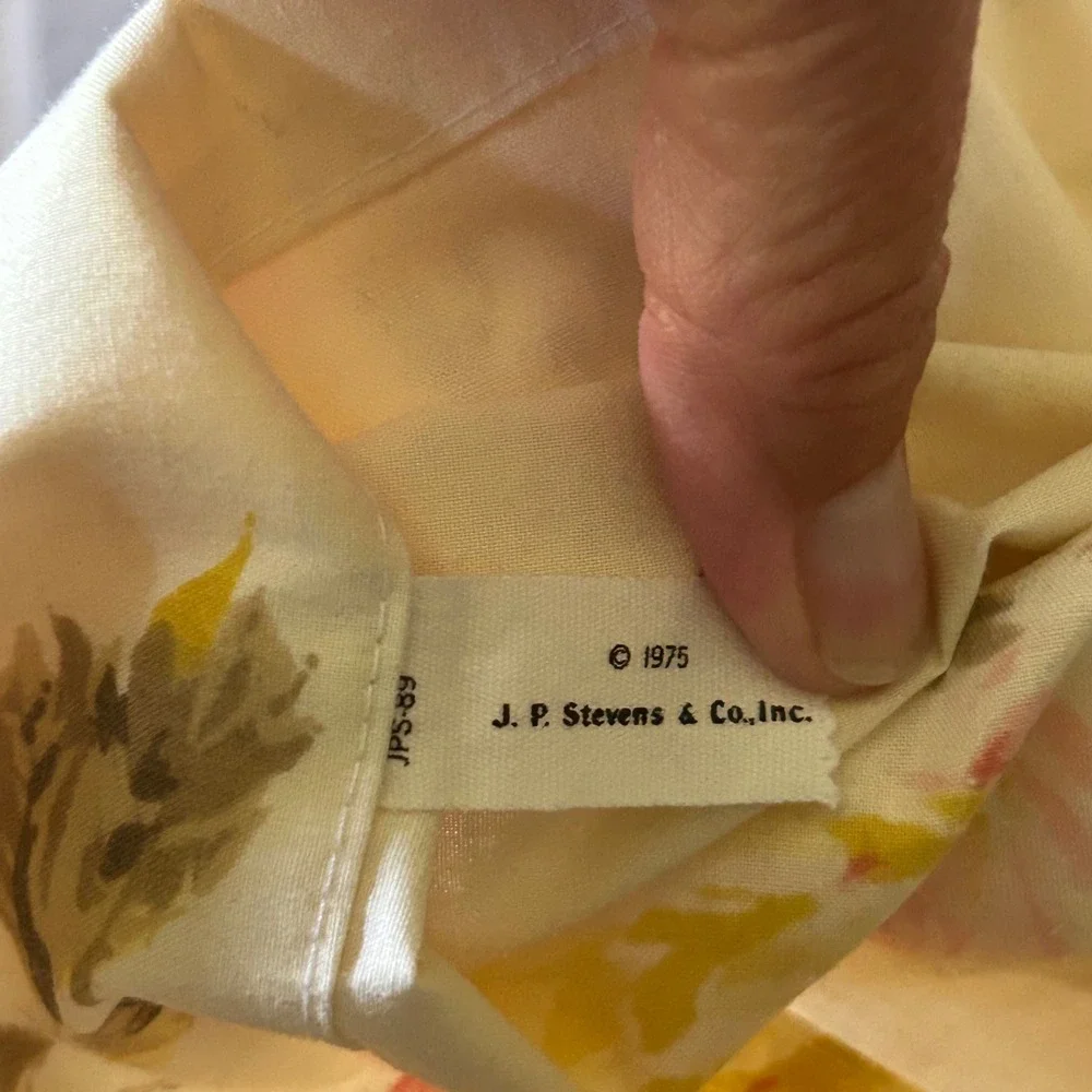 Vintage 1975 JP Stevens Floral Pillowcase Set 2 Pink Yellow Rose Cottagecore